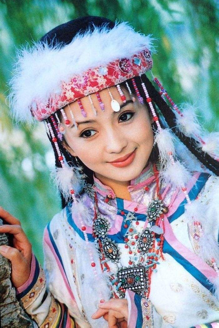 《还珠格格》"香妃"刘丹,成名两年后意外去世,究竟发生了什么