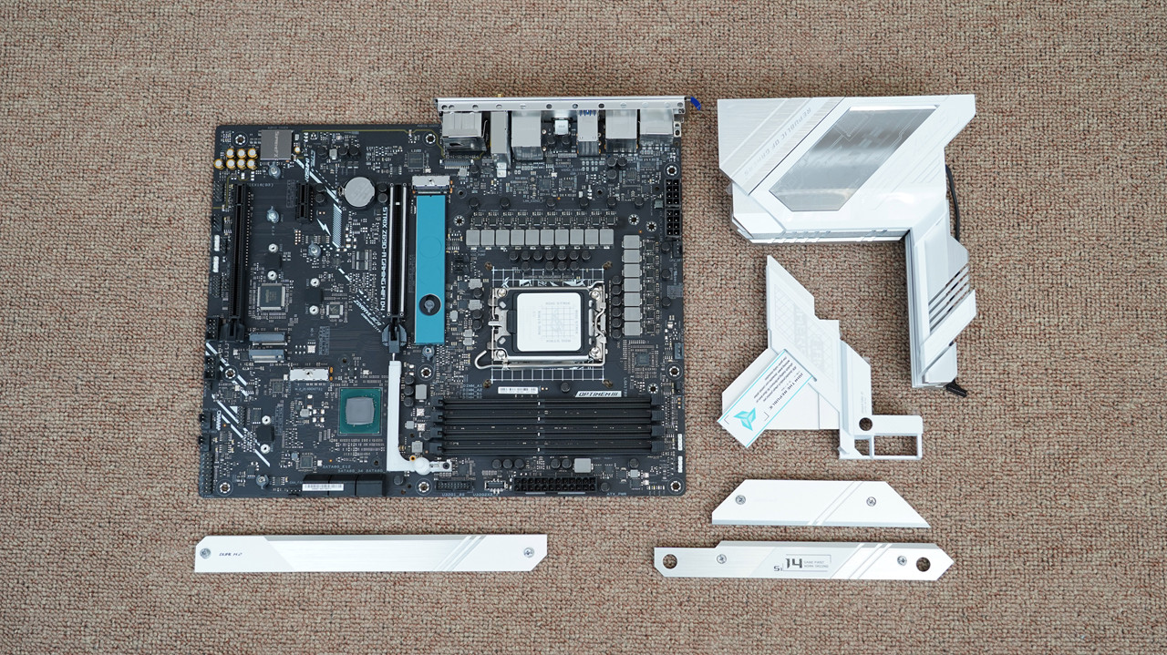 扫雷不卡？12700KF+Z690吹雪+DDR4 5000+3080Ti打造了一台黑白主机