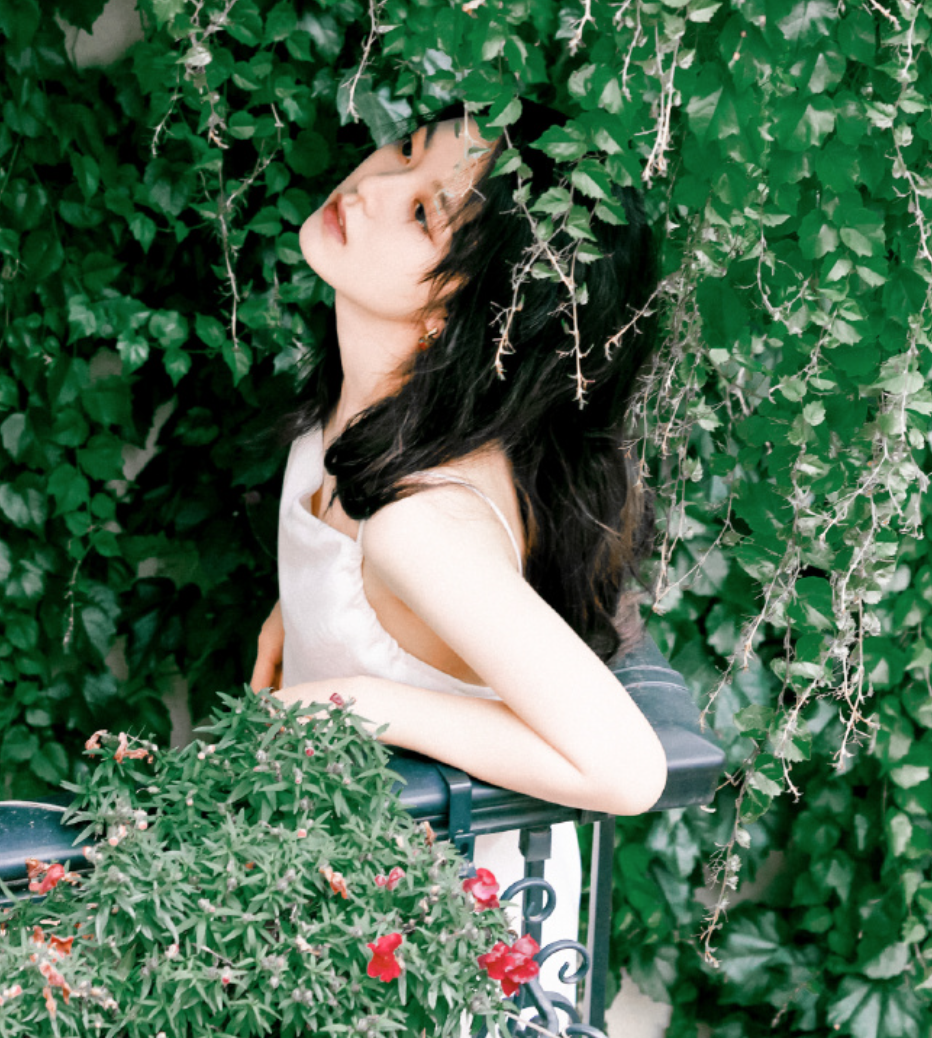 互联网美女真的太多了！杨幂身材大杀四方，赵今麦长大了这么美？