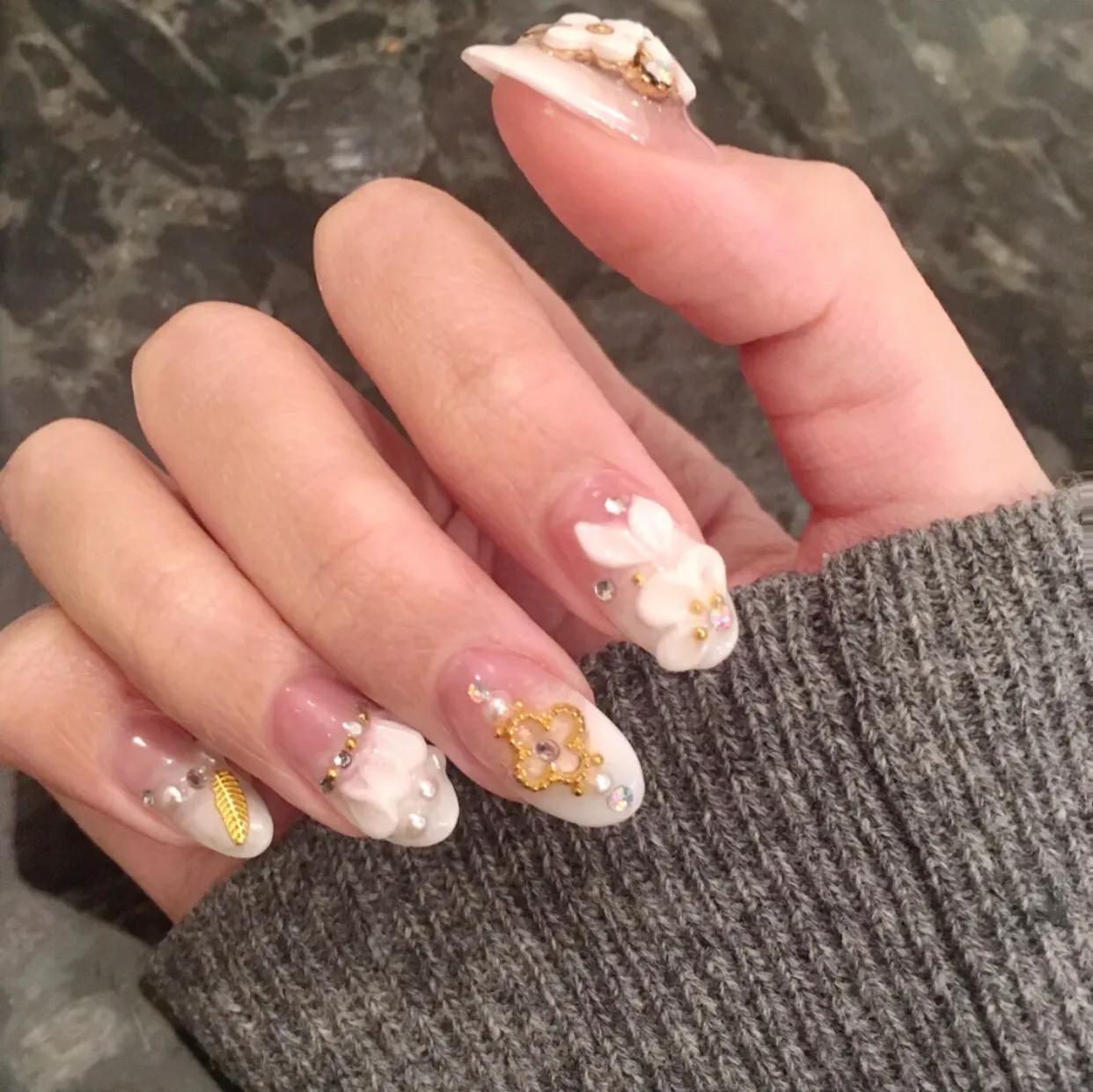 她是陈佩斯外甥女，毕业名校，办明星婚礼，产后住88万月子中心