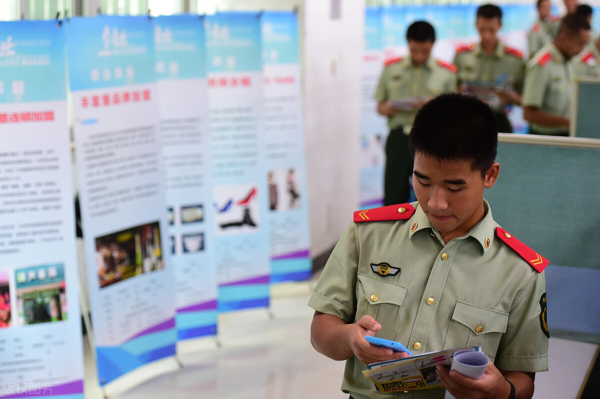 小孩23周岁本科毕业，有哪些比较好的规划？大学生士兵提干很好