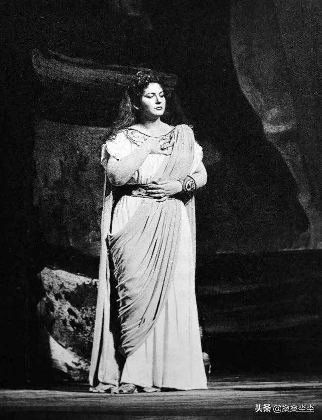 20世纪最伟大的女高音歌唱家玛丽亚·卡拉斯，为爱心碎而死