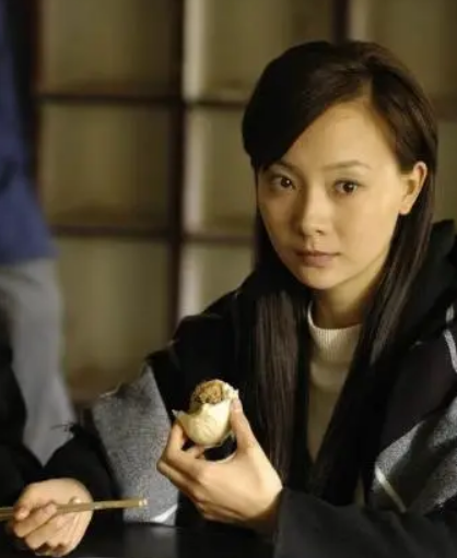 曾经土到掉渣，现今光彩照人的7位女星，个个是逆天改命