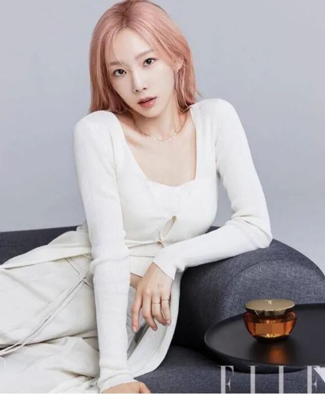 林允儿 泫雅 IU 郑容和 NANA 雪炫 LISA 玄彬 金泰妍 秀智 李光洙 V 车银优等