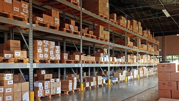 跨境电商企业如何选择降低成本，海外仓还是自动化物流DWS？