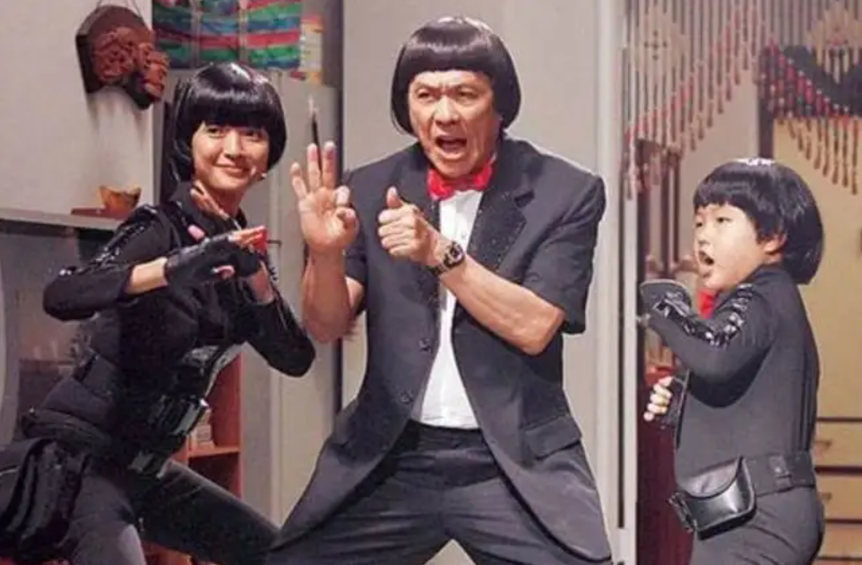 2017年，猪哥亮去世，生前背上数亿赌债，与女儿谢金燕互曝丑闻