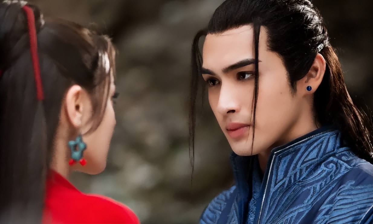 同为是“泡面头”，把张一山、肖战和张国荣放一起，差距就出来了