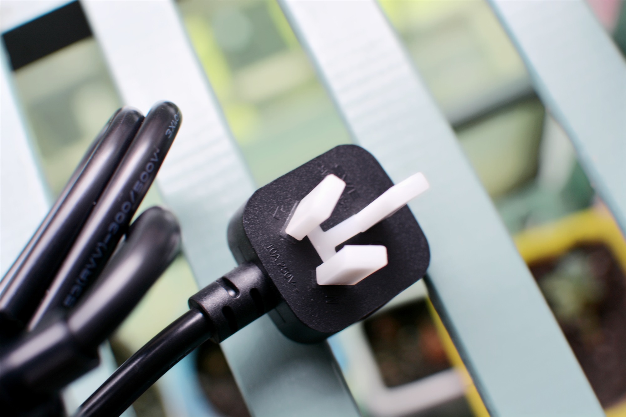 通过手机远程打开家中电脑、还能查看编辑工作文档？你试过没？