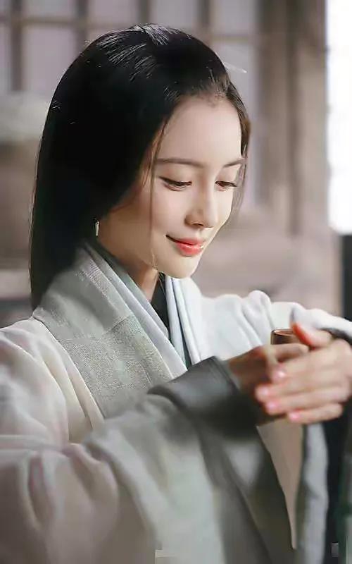 别吹了，流量花有几个比baby演技好的？