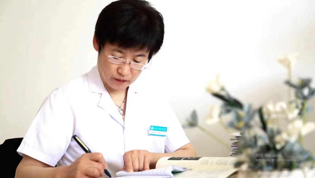 用愛與溫暖托起每一個(gè)新生命——記市人民醫(yī)院產(chǎn)科主任張愛琴