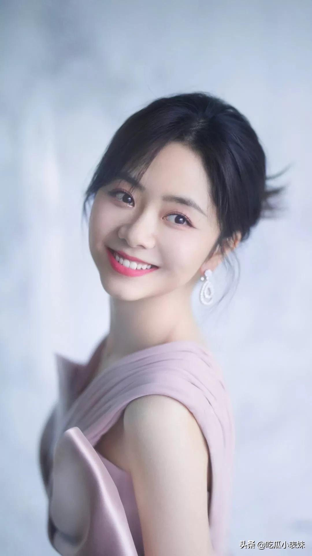 谭松韵，迷人的娃娃脸，清新灵动，甜美可爱