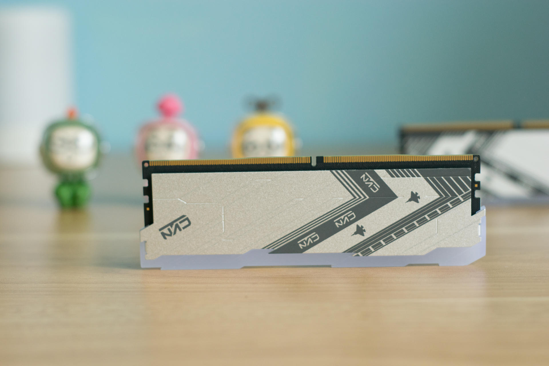 终于降价了，漂亮用得起的DDR5内存灯条，新品七彩虹CVN DDR5实测