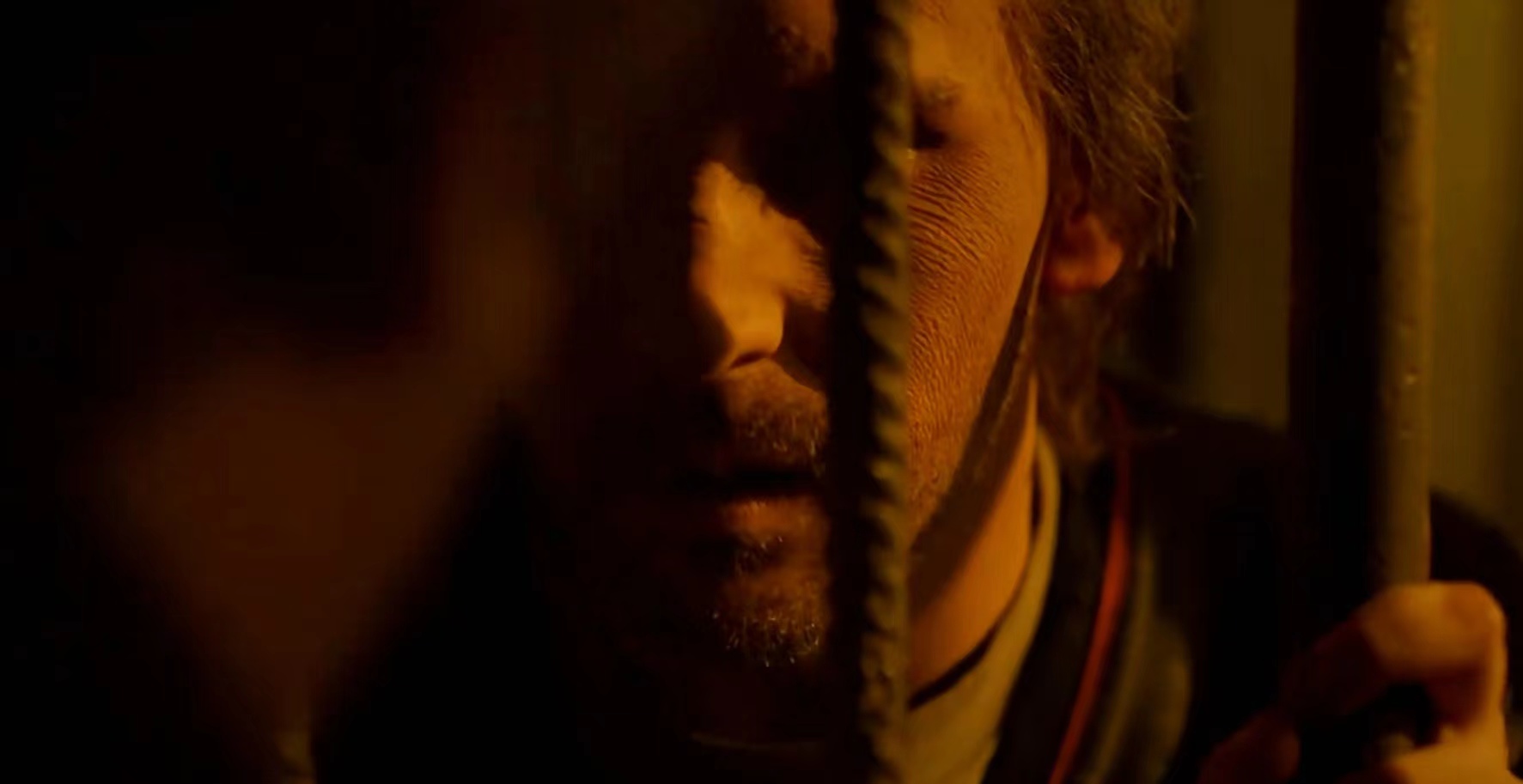 《谜一样的双眼》：与杀妻凶手无交流一起生活了25年，男子：复仇