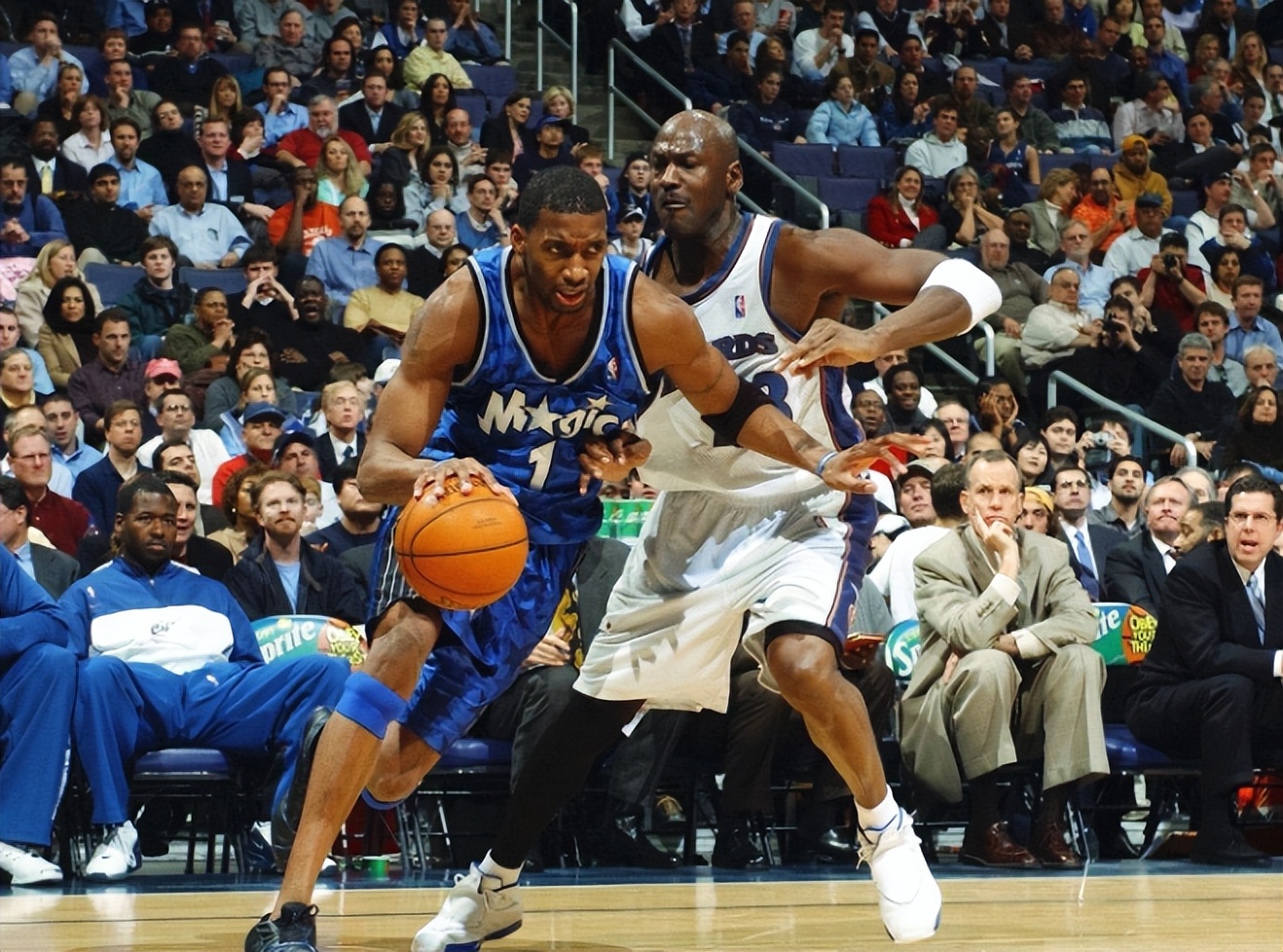 nba三分距离为什么要改(麦迪：哈登只是一名普通球员，“后撤步三分”是联盟规则下的产物)