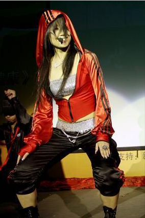 “被精神病”王蓉的娱圈落魄史：我看到了成年人最大的体面