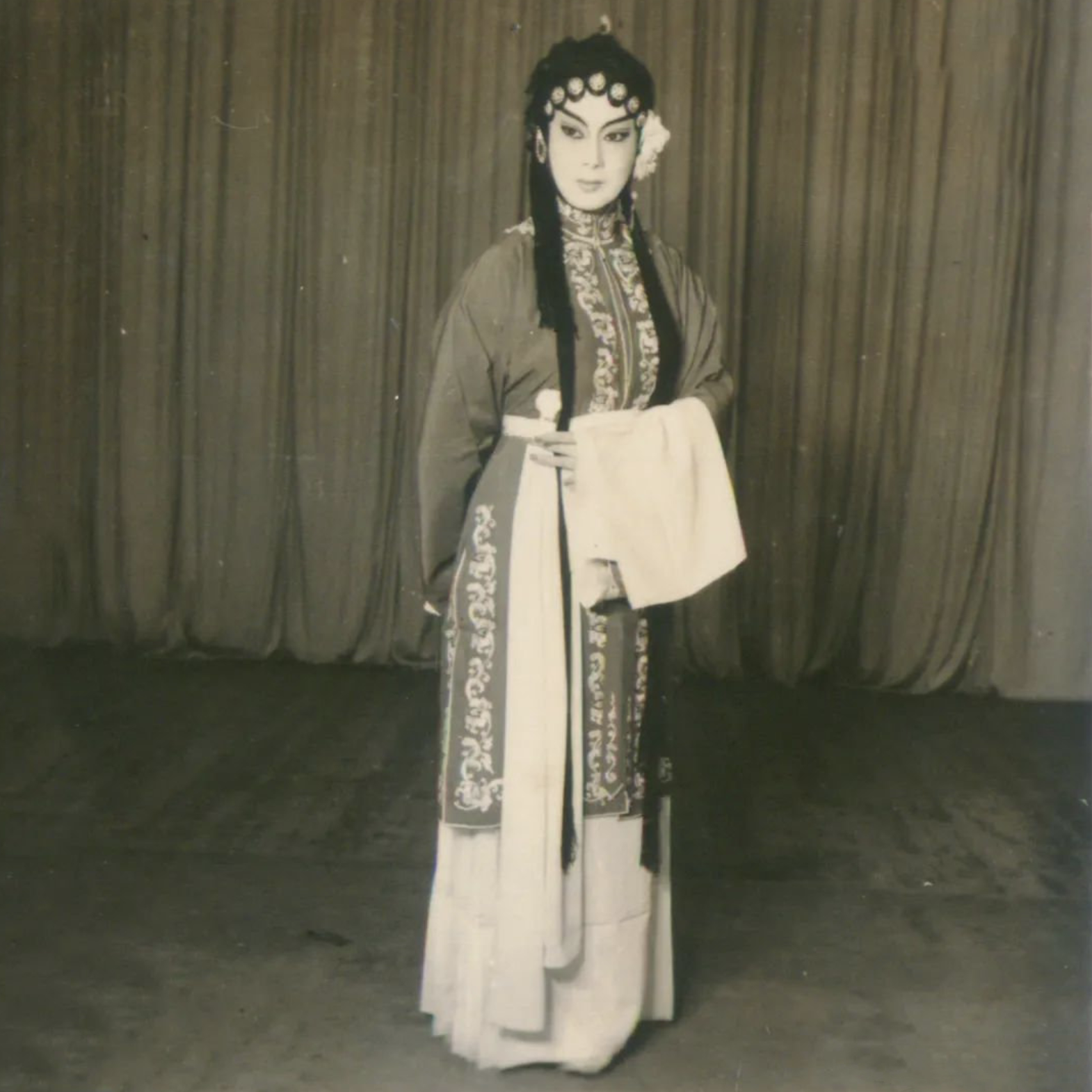 仅仅11天，就有12位名人接连离世，一天失去2位艺术家，最大95岁