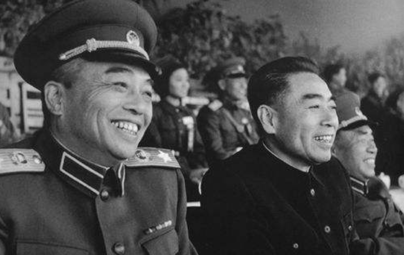 为何毛主席能统领群雄？看开国元帅怎么说，贺龙直接、叶剑英中肯