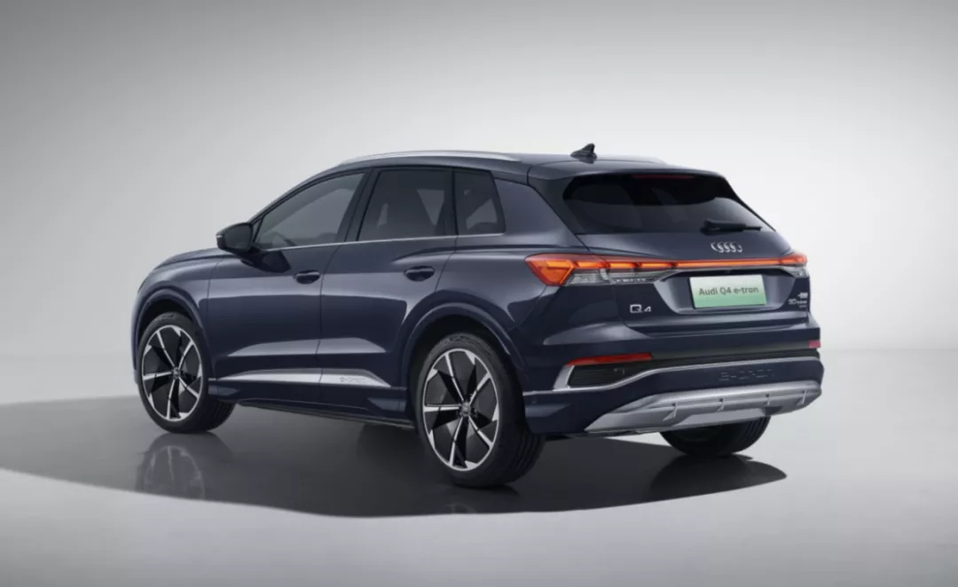 奔驰EQB和奥迪Q4 e-tron，选大五座还是小七座？