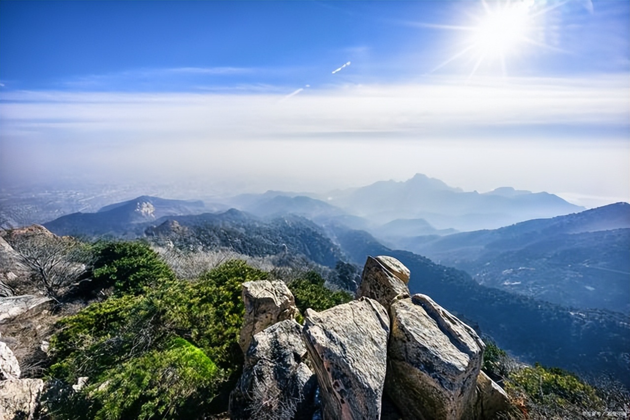 泰山海拔多少米(黄山比泰山高，为何只有泰山被称为五岳独尊)