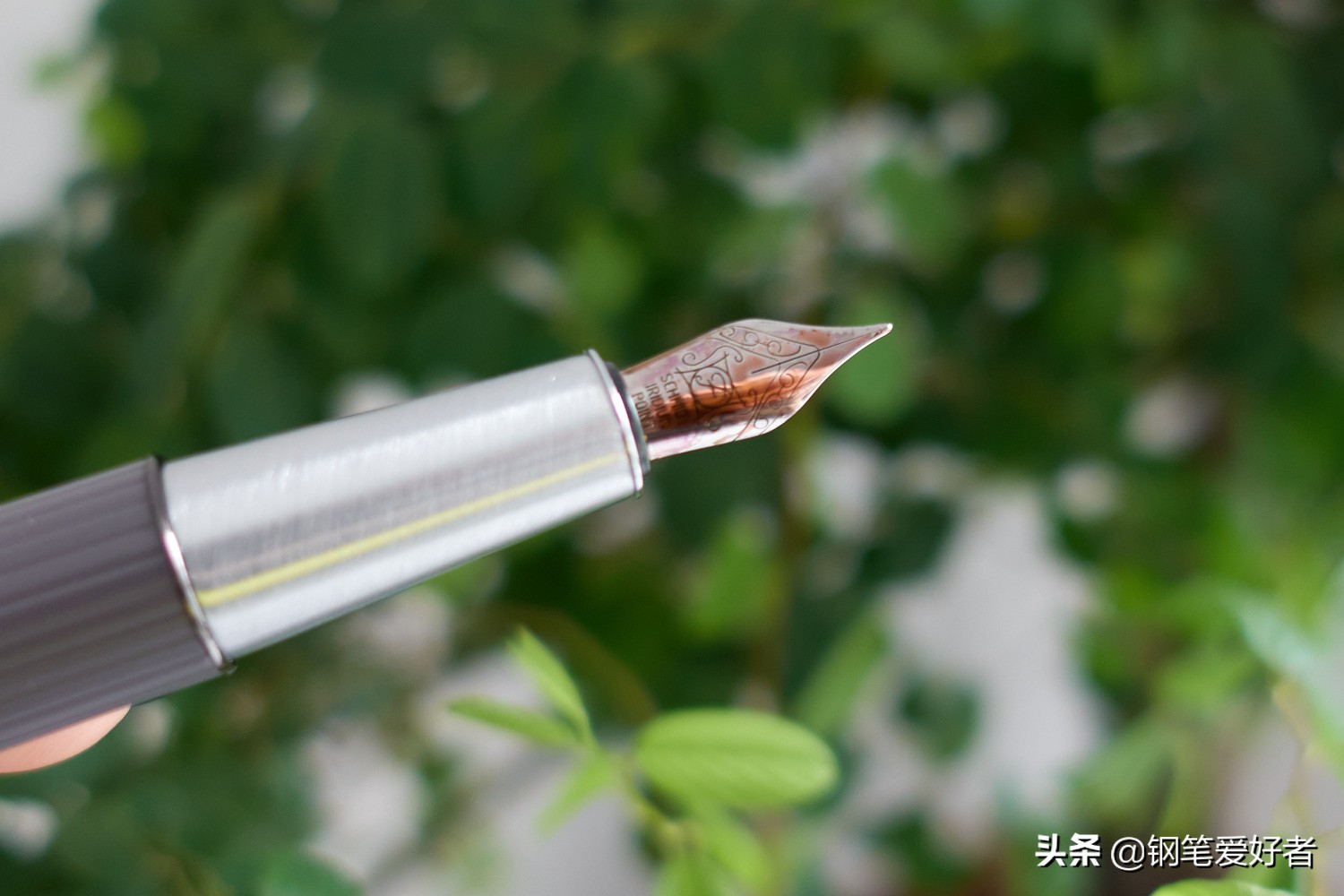 国产钢笔发展的新路子？萧伯纳灯塔系列钢笔评测及国产钢笔发展
