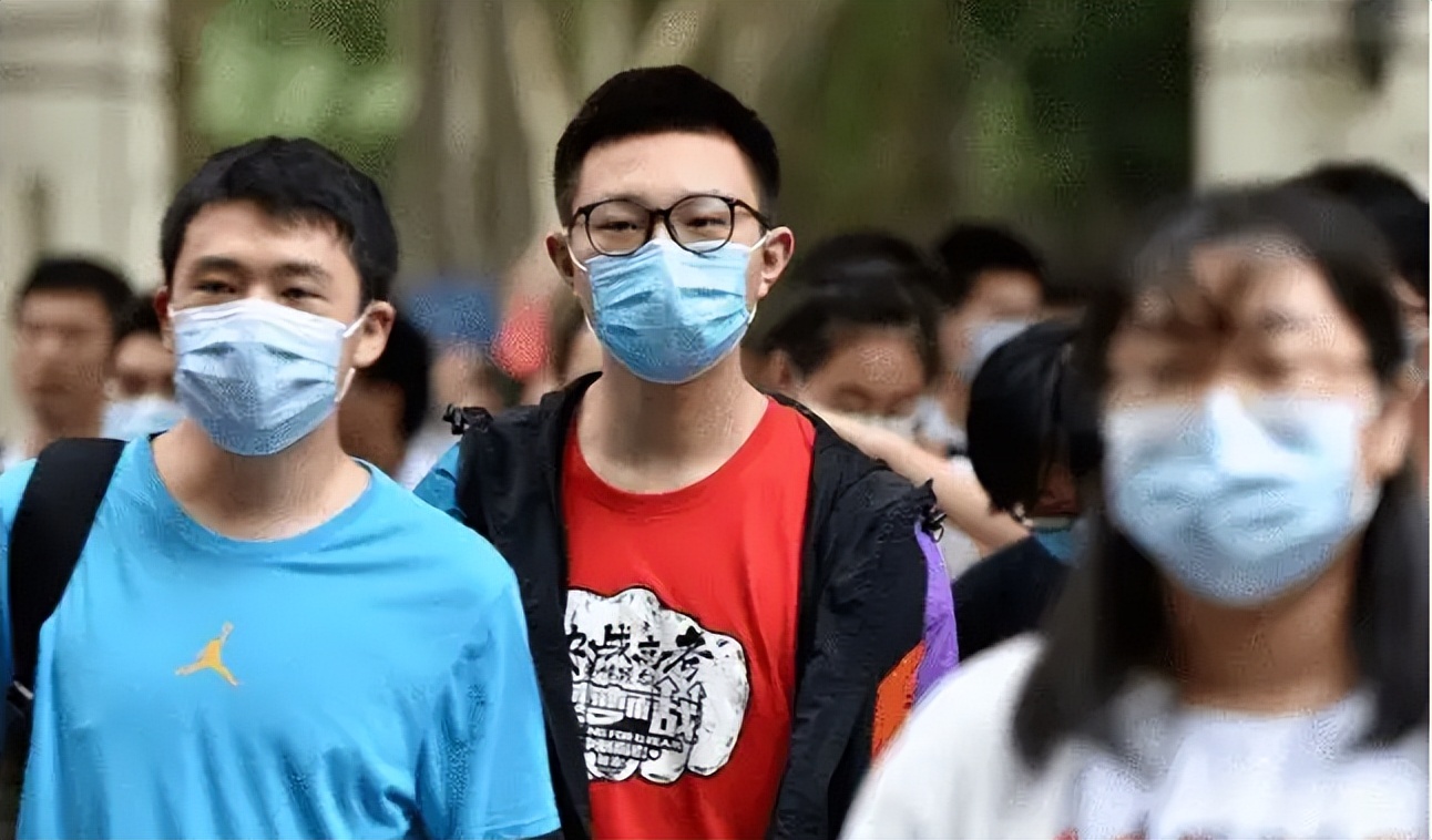 2022高校校友会排行更新，清华与榜首“擦肩而过”，复旦跌出前5