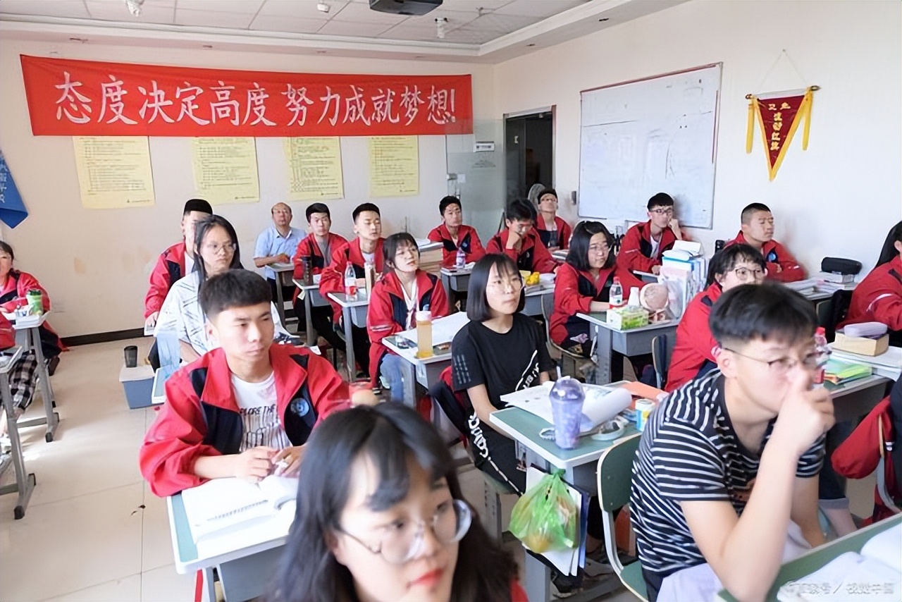 江苏4所大学毕业证一文不值，已被全面点名曝光，家长报考需谨慎