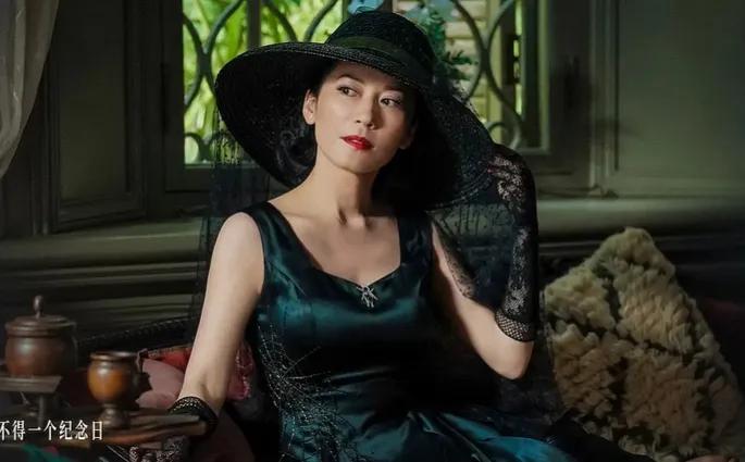 三读《第一炉香》原著：不与薇龙争执的睨儿，才是妥妥的人间清醒