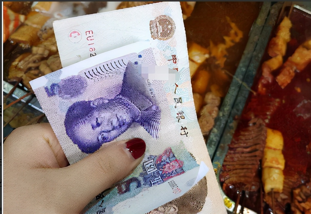 大学生为何扎堆使用“现金消费”？不用手机支付，说出来有些心酸