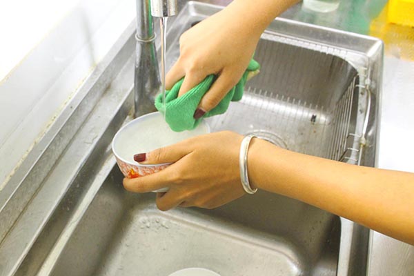 识别指甲的“求救信号”，4种异常表现的指甲，要及时排除癌变