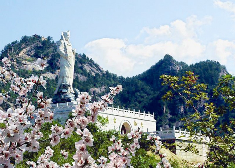 山西“花经济”春光无限，玉泉山、紫荆山、桃花山、北武当山、中条山，春意盎然、山花烂漫