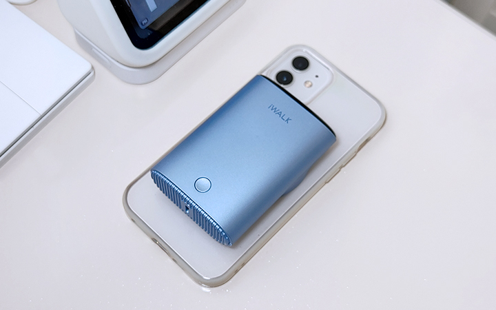 iPhone12的移动加油站:iWALK咔嗒宝磁吸移动电源