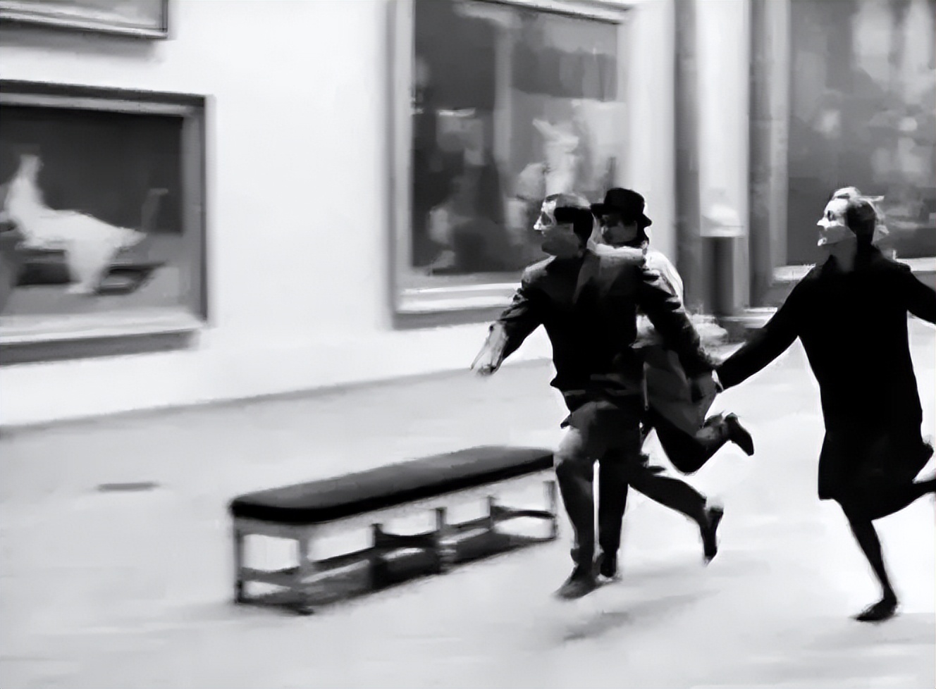 浅析戈达尔“五月风暴”前后的两种风格