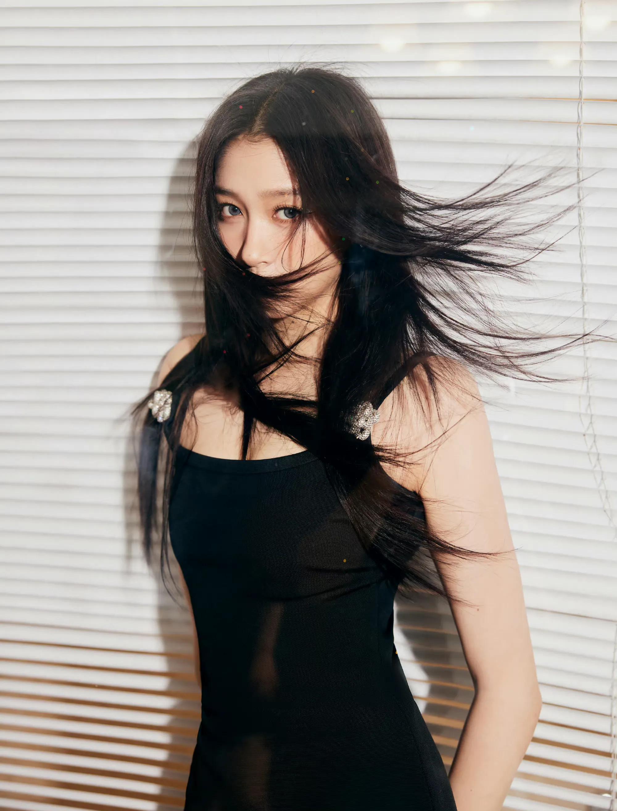 关晓彤闪酷异瞳妆