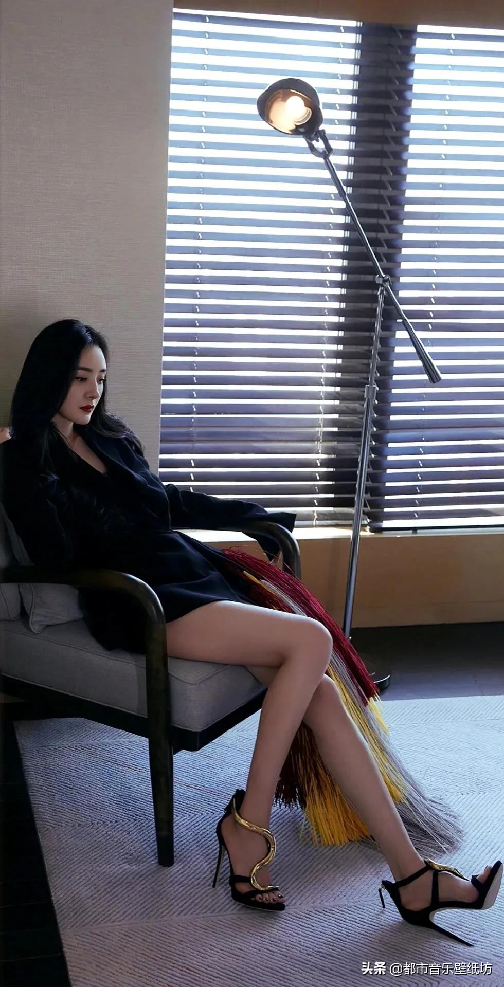 杨幂高清时尚穿搭美图壁纸精选