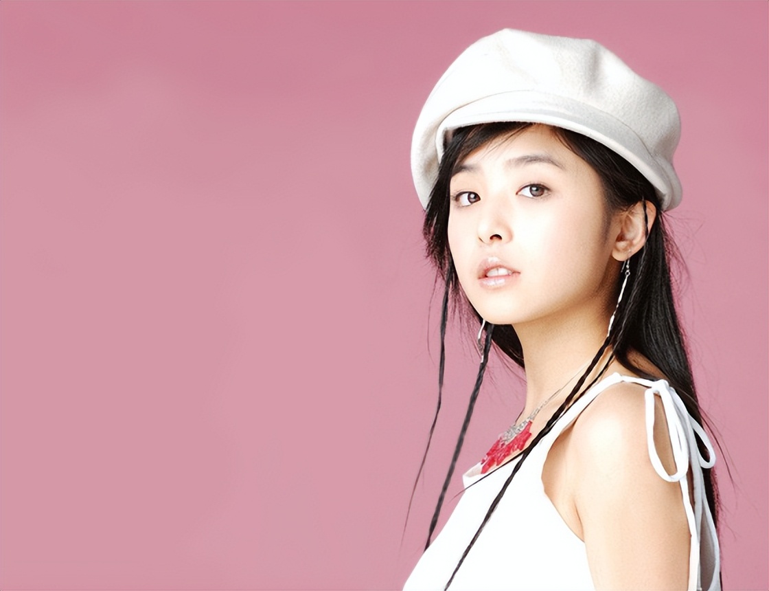 娃娃脸我只服这12位明星！有人30岁还能演高中生，个个青春永驻