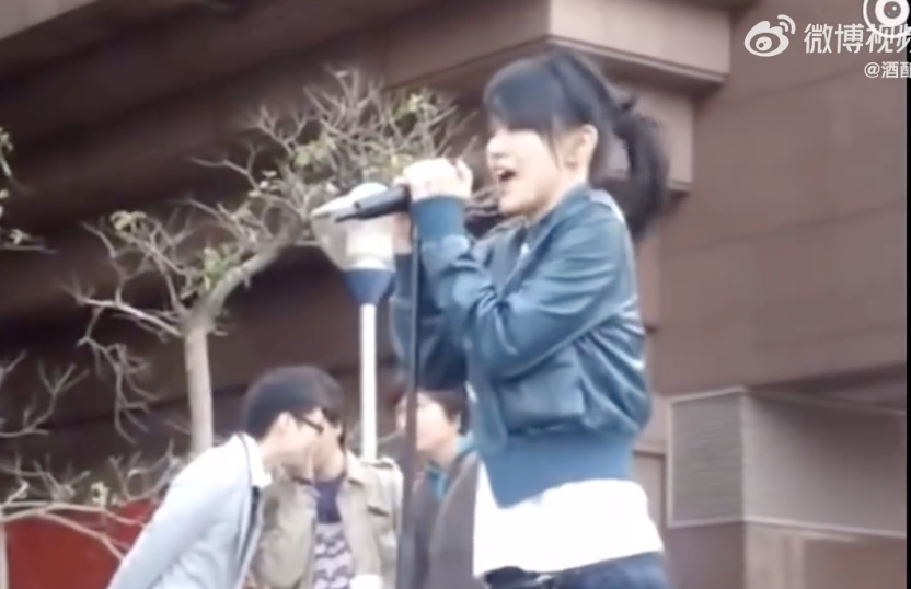 互联网美女真的太多了！杨幂身材大杀四方，赵今麦长大了这么美？