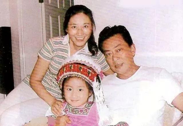 老戏骨王诗槐，离异，一个人照顾病中儿子，20年后遇初恋儿女双全