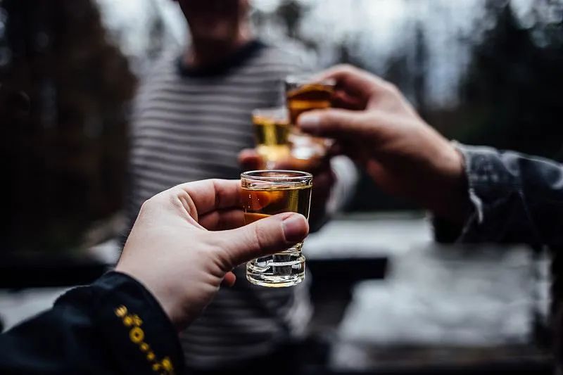 有茶有酒过寒冬,有滋有味品人生