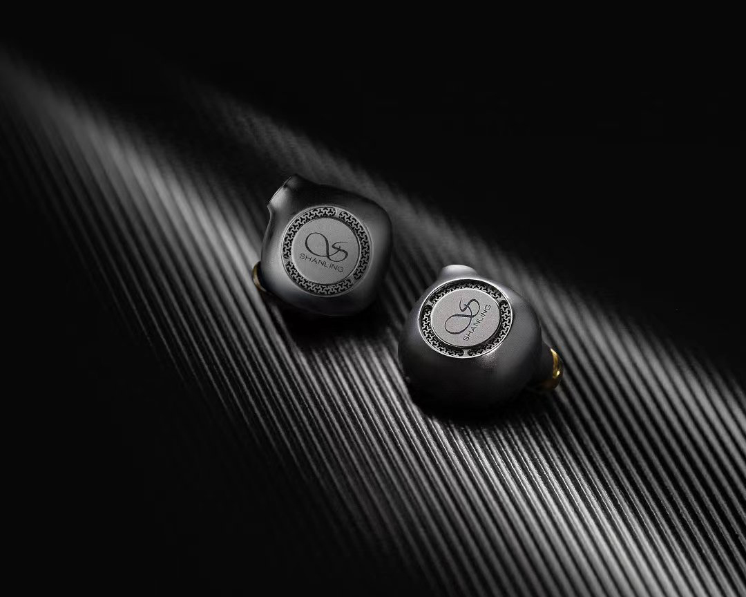 一次公布三款，山灵随身播放器、旗舰耳机、桌面播放器大曝光