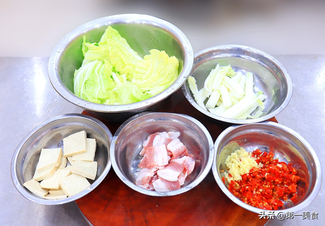 冬季干燥容易便秘，常给家人吃这6种食物，润肠通便，常吃又滋补