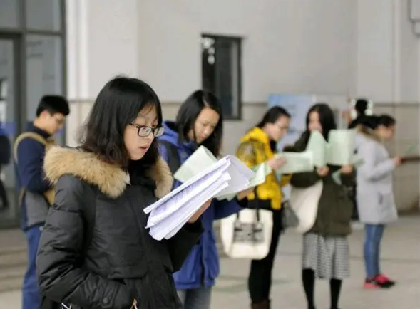 毕业后想当老师，可以报考什么专业？3类学科或将是“香饽饽”