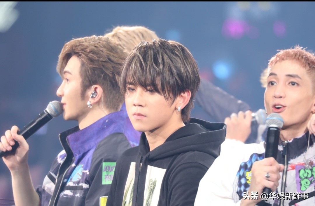 MIRROR红馆演唱会：人气王姜涛再度身体不适，演唱过半即气息不足