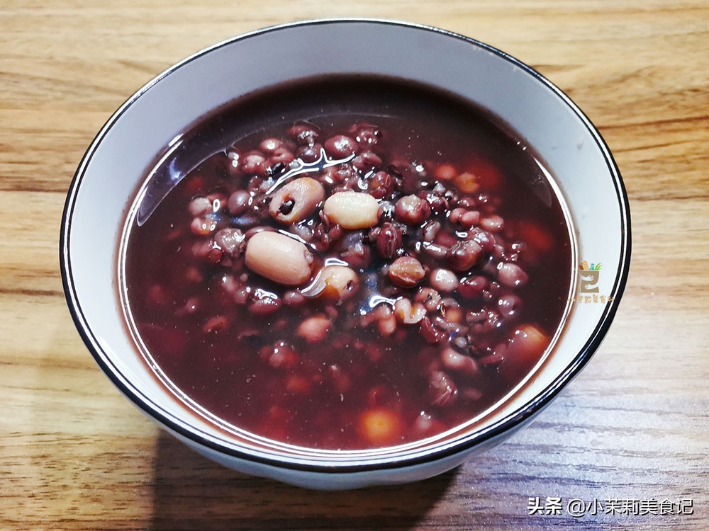 女人们：皮肤干燥，别只会敷面膜，常吃8种食物，水润嫩白美美哒