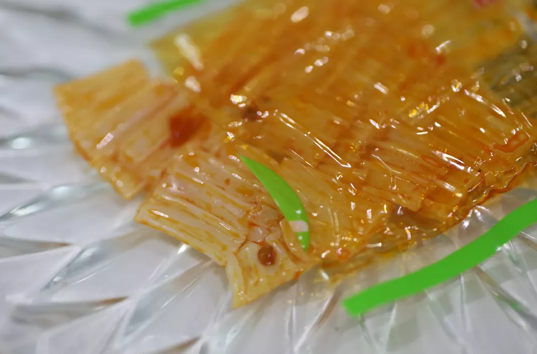 一口入魂！15款童年辣条评测，5毛钱就能买到的快乐