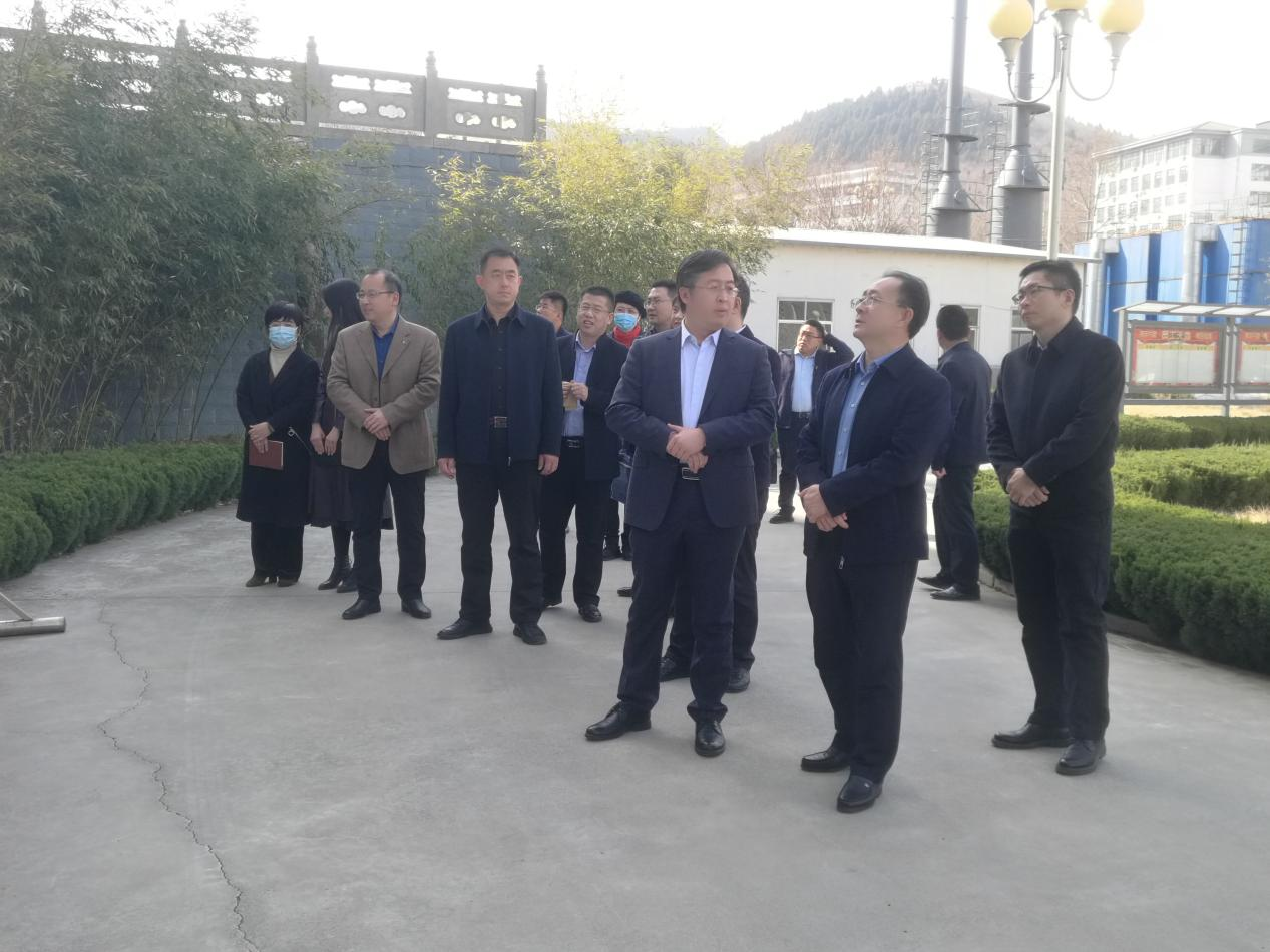潍坊市委统战部副部长郝信富一行莅临皇尊庄园调研指导