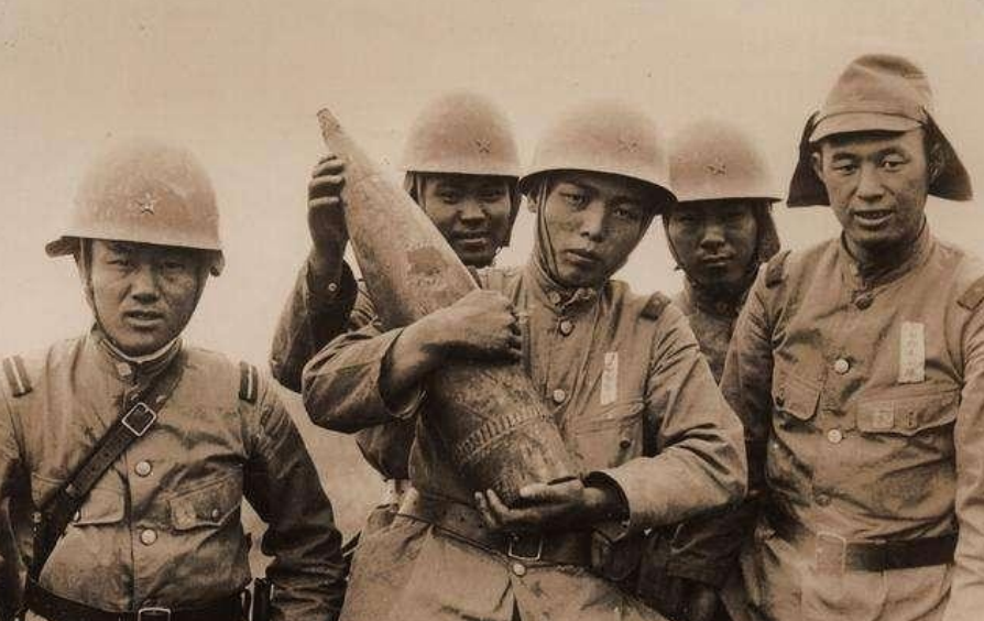二战各国钢盔谁家好？美国M1能当锅碗使用，德国M35成二战经典