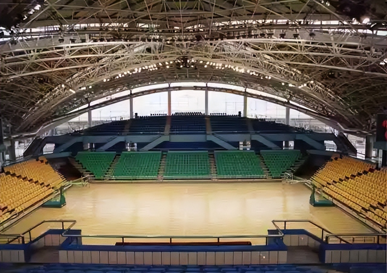 “面朝”大海，坐拥网红咖啡馆！大连一高校“精致生活”曝光，网友：太羡慕！