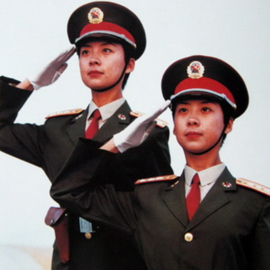 1999年,在阅兵仪式上"红遍中国"的双胞胎姐妹花,你还记得吗?