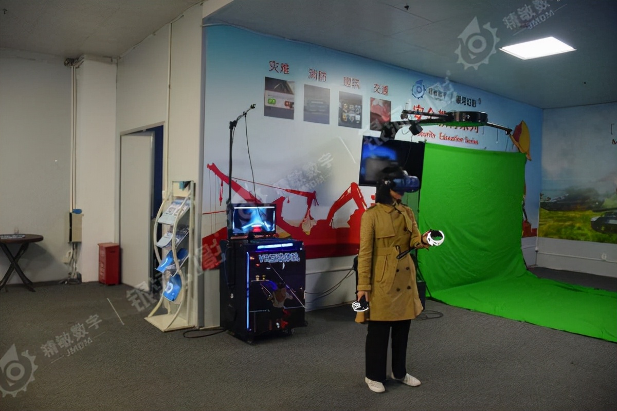 深圳精敏家用VR多用机，健身减肥娱乐学习一机多用