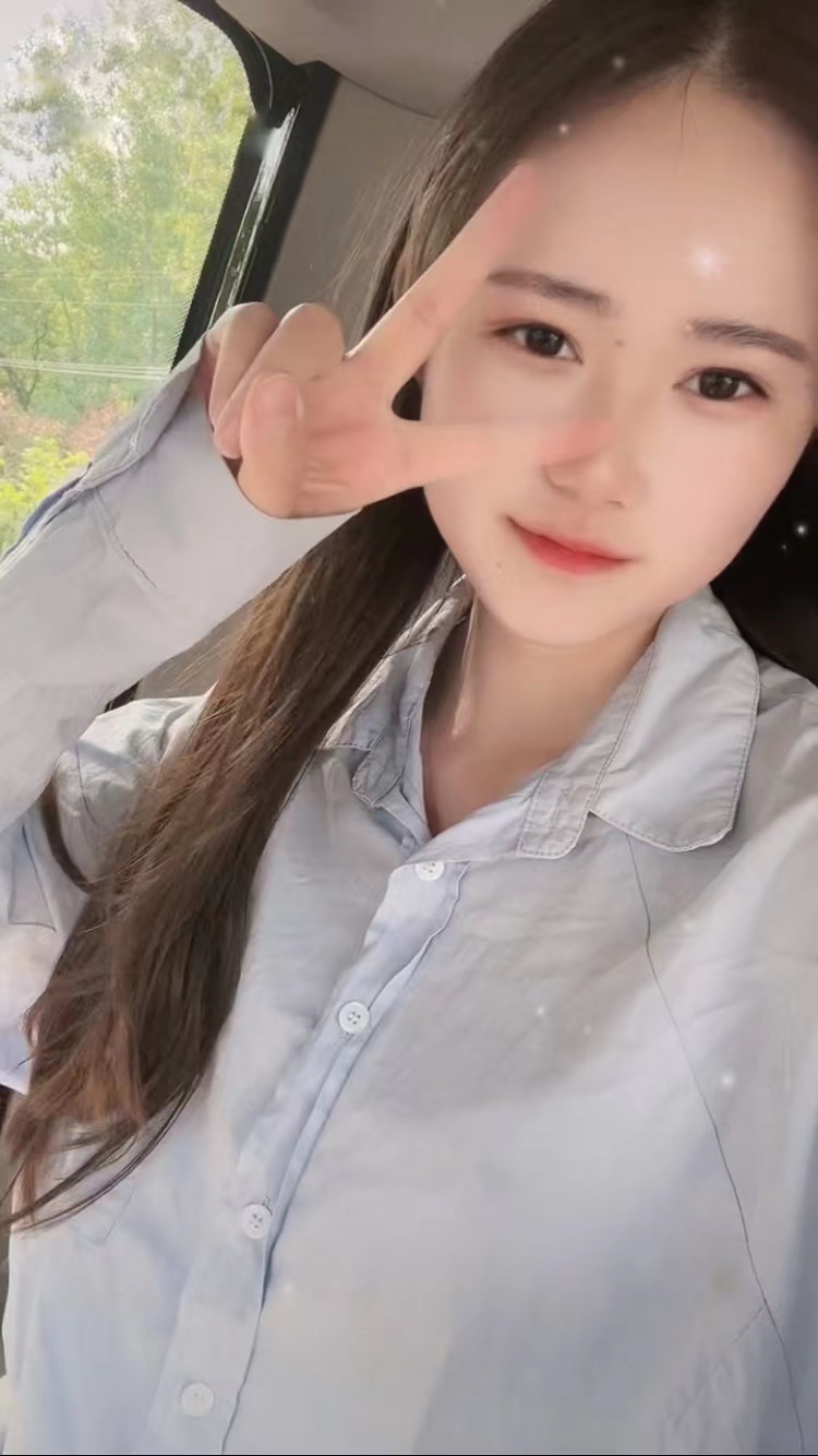 23歲女孩考證開收割機(jī)6天為村鄰收麥500畝 村民贊嘆割麥不孬長得還俊